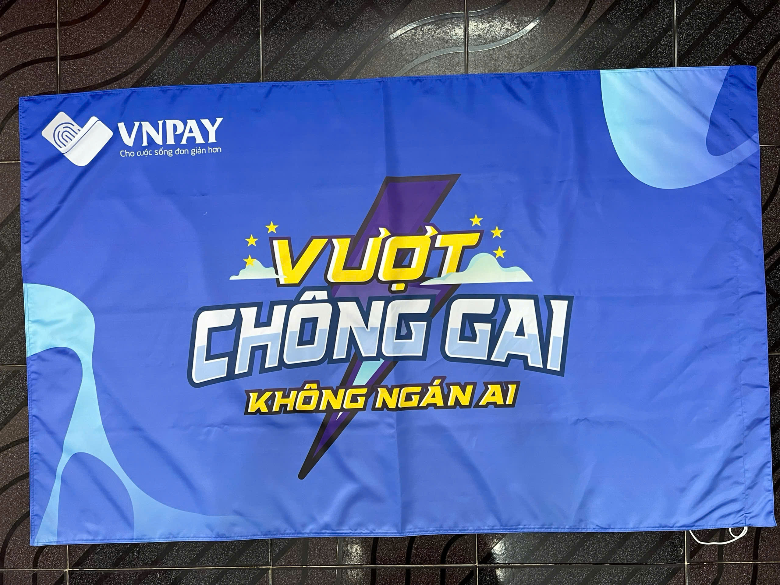 co-cong-ty-gia-re cờ công ty giá rẻ
