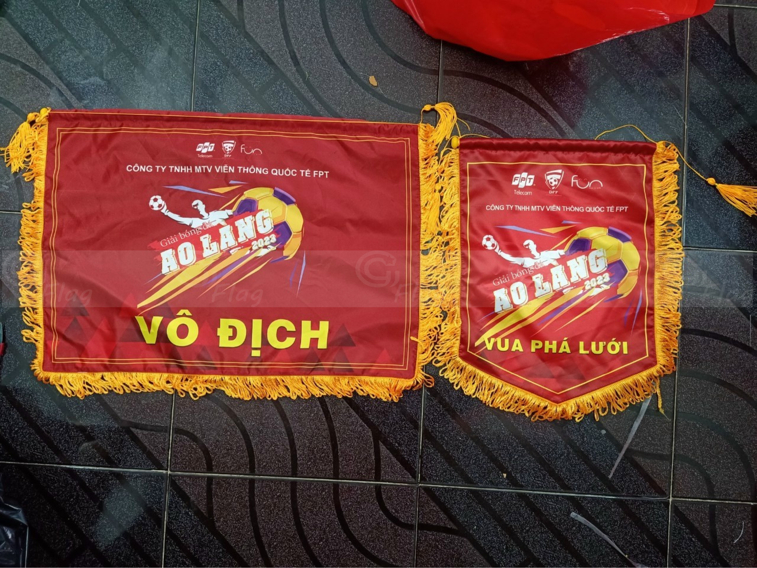 co-luu-niem-bong-da cờ lưu niệm bóng đá